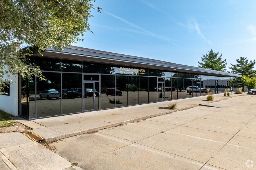 More Photos Of 1031 Office Park Rd, West Des Moines Office For Lease