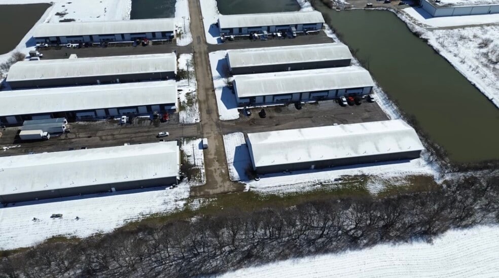 More Photos Of 1313 S Schoolhouse Rd, New Lenox Warehouse For Lease