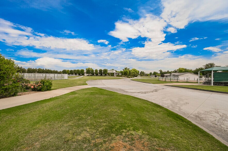 More Photos Of 6629 S Pecos Rd, Las Vegas Horse Stables For Sale