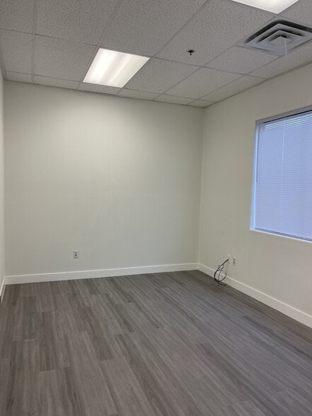 More Photos Of 3435 W Craig Rd, North Las Vegas Office Residential For Lease