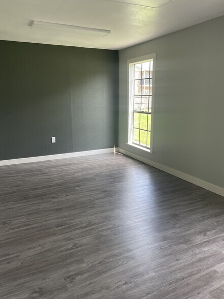 More Photos Of 11832 Newcastle Ave, Baton Rouge Office For Lease