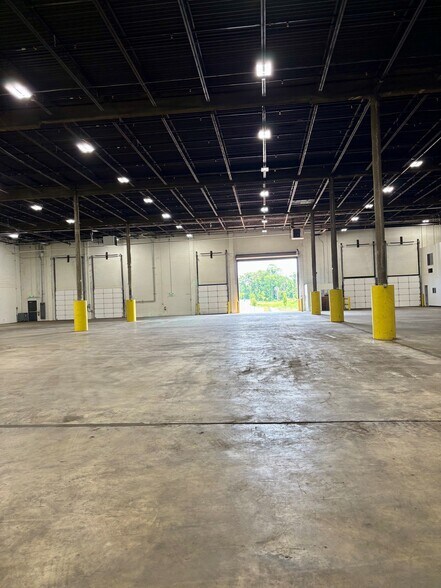 More Photos Of 4625 Hollins Ferry Rd, Halethorpe Unknown For Lease