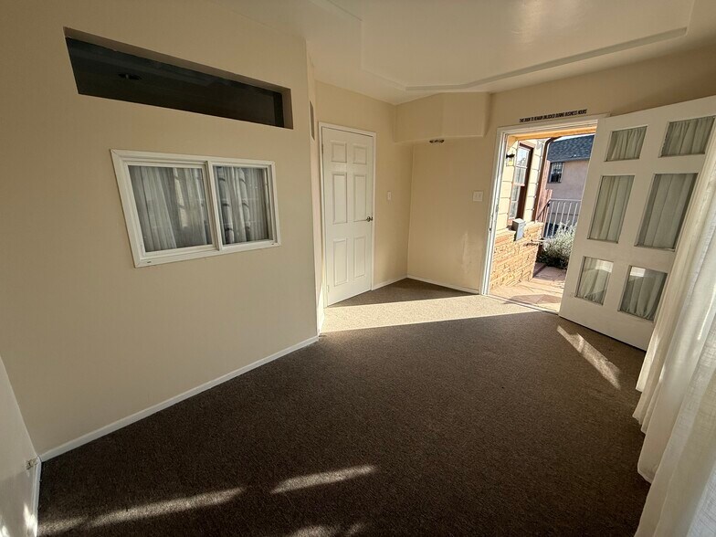 More Photos Of 107 W Fairview Blvd, Inglewood Medical For Lease
