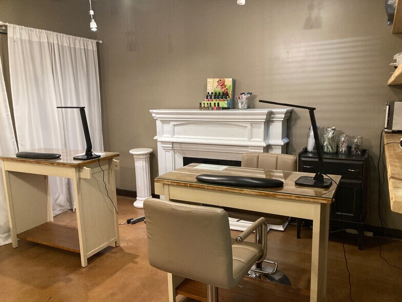 More Photos Of 2525 W Bethany Rd, Sycamore Office For Sale