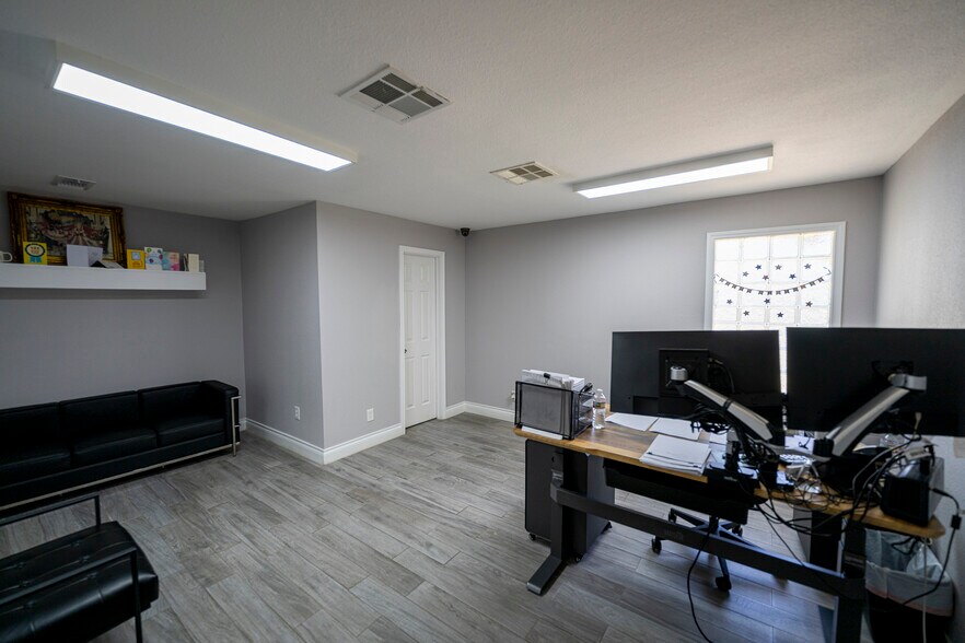 More Photos Of 13026 Cypress North Houston Rd, Cypress Loft Creative Space For Sale