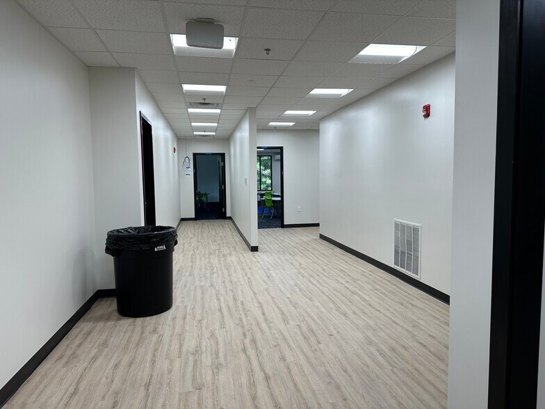 More Photos Of 3130 Golf Ridge Blvd, Douglasville Office For Sale