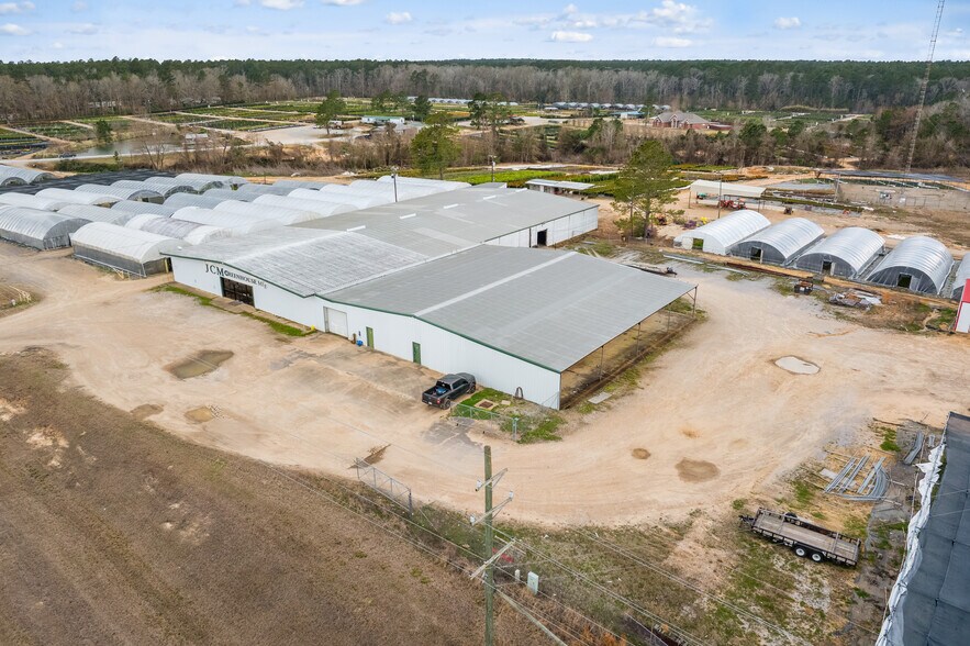 More Photos Of 10462 Hwy 165 S, Forest Hill Warehouse For Sale