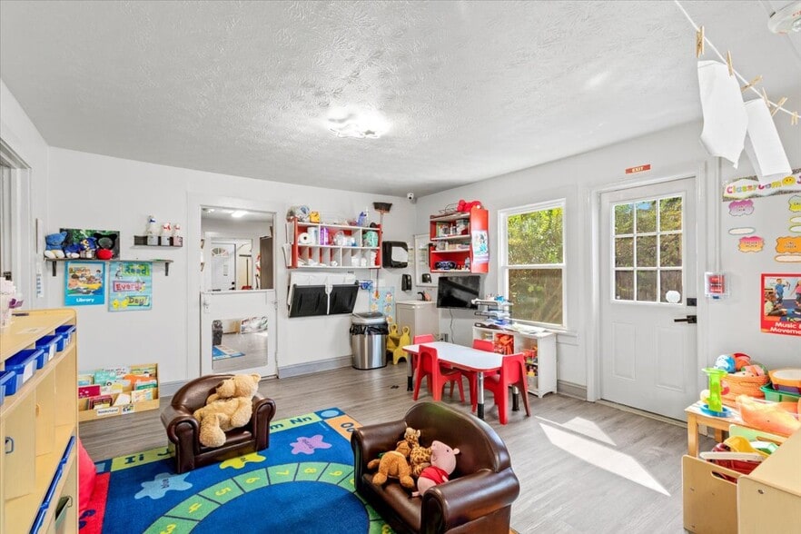 More Photos Of 57 Merritt St SE, Marietta Daycare Center For Sale