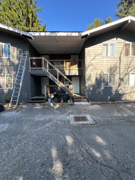 More Photos Of 10443 17th Ave SW, Seattle Multifamily For Sale