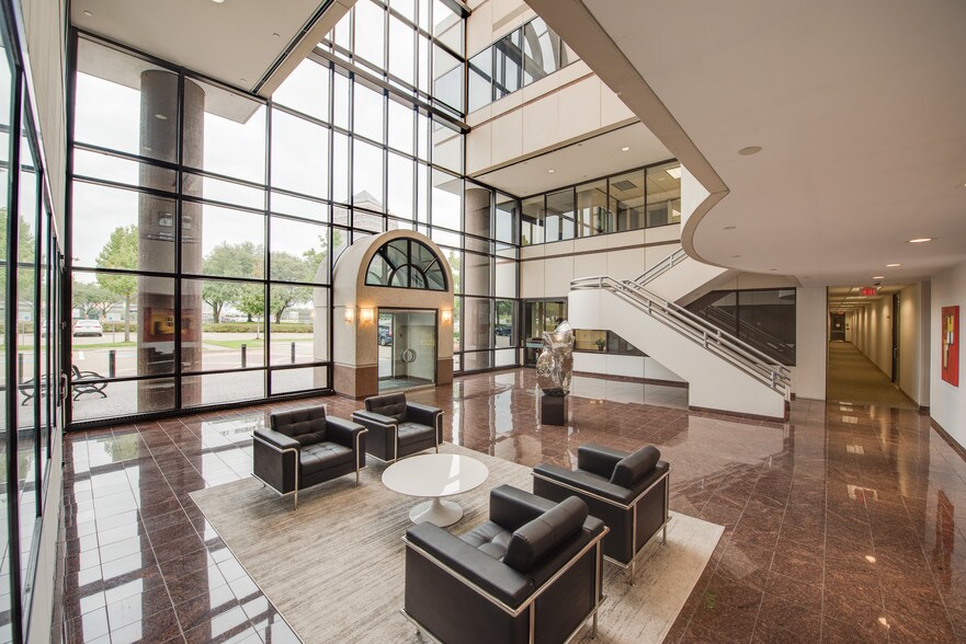 More Photos Of 600 E John Carpenter Fwy, Irving Office For Lease