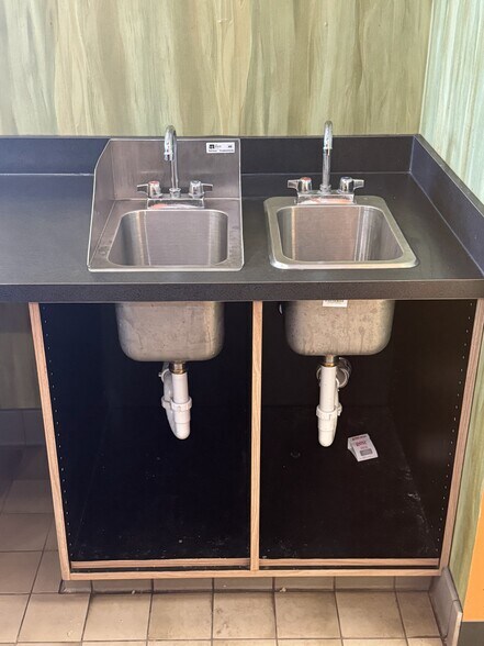 More Photos Of 24408-24420 Van Dyke Ave, Center Line Storefront For Lease