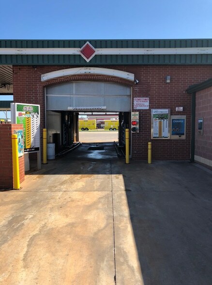 More Photos Of 435 W State Highway 152, Mustang Carwash For Lease