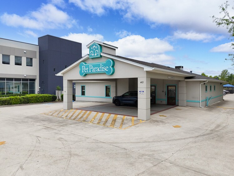 More Photos Of 45 E Airline Hwy, Kenner Veterinarian Kennel For Lease