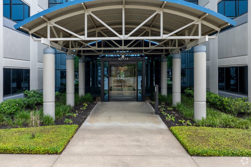 More Photos Of 10777 Clay Rd, Houston Office For Lease