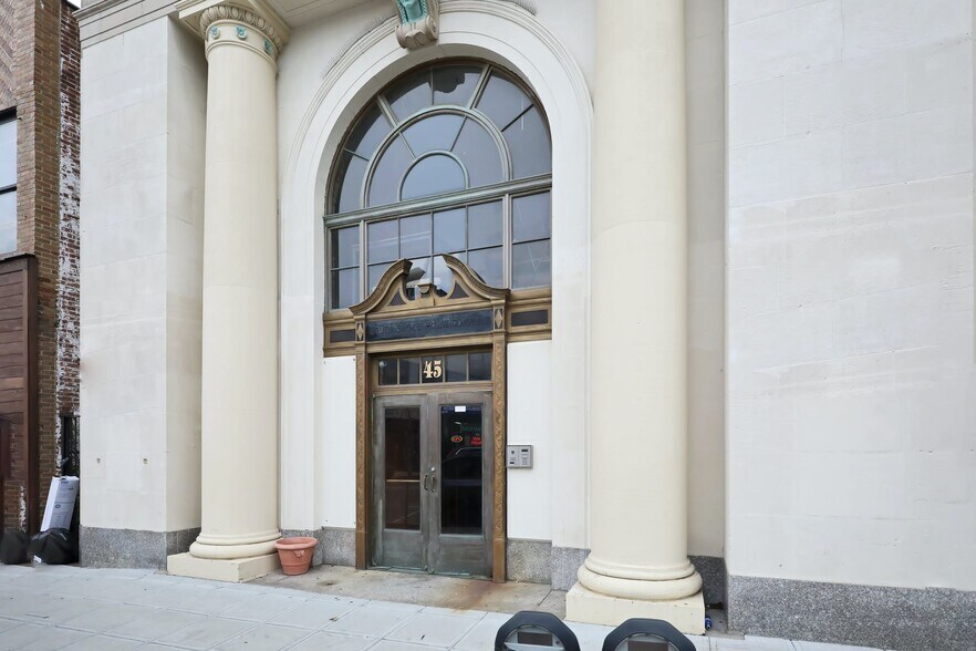 More Photos Of 45 N Village Ave, Rockville Centre Office For Sale