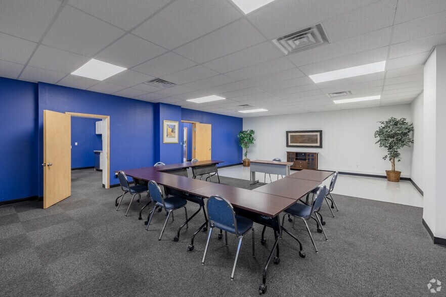 More Photos Of 15565 Northland Dr, Southfield Unknown For Sale