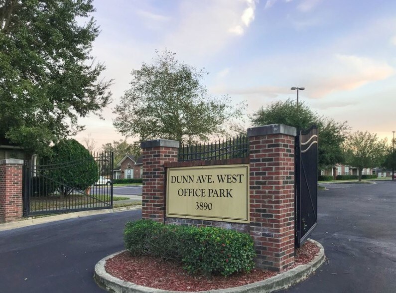 More Photos Of 3890 Dunn Ave, Jacksonville Office For Lease