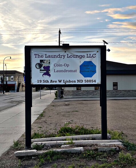 More Photos Of 19 5th Ave E, Lisbon Storefront Retail Office For Sale