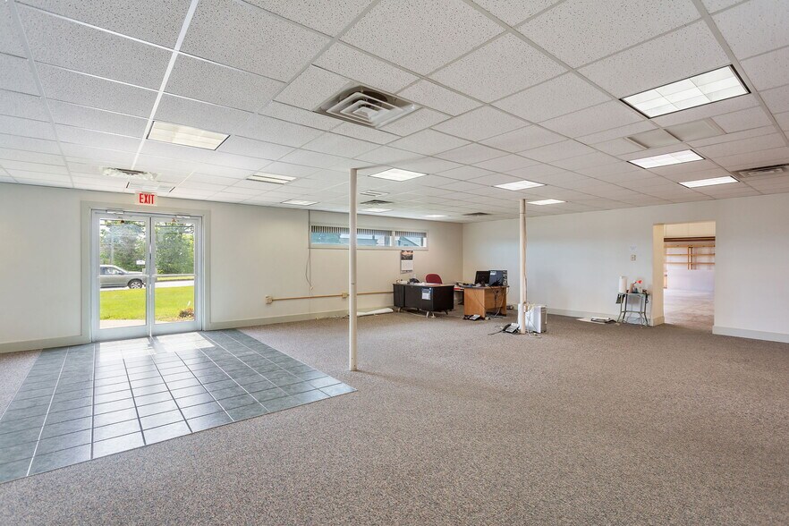 More Photos Of 13963 Timber Way, Timberville Office For Lease