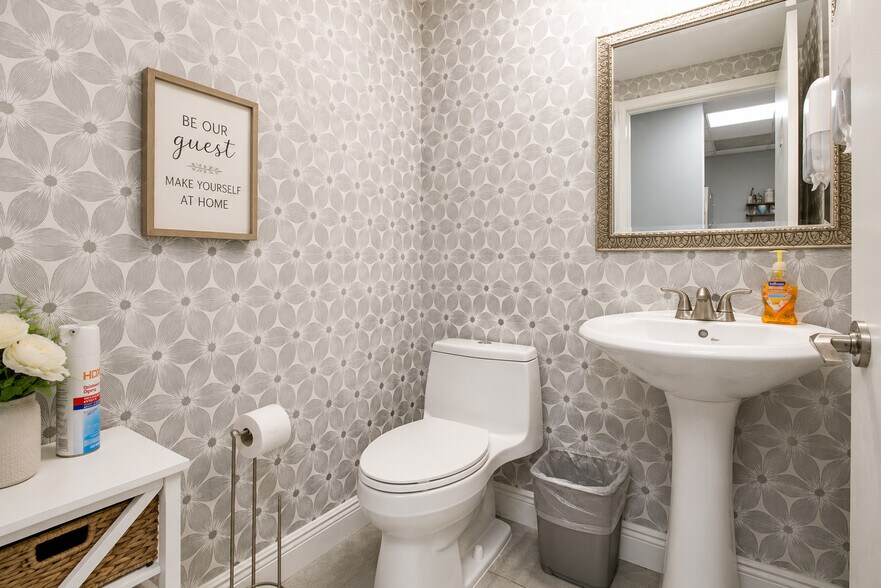 More Photos Of 555 Biltmore Way, Coral Gables Medical For Sale