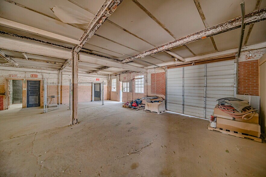 More Photos Of 2419 W Murphy St, Odessa Truck Terminal For Sale