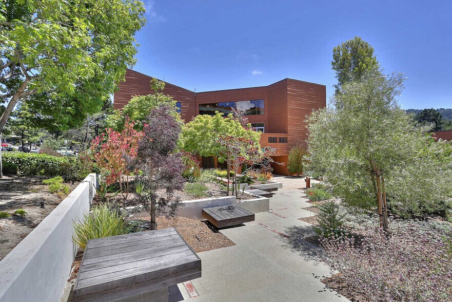 More Photos Of 70 Garden Ct, Monterey Medical For Lease