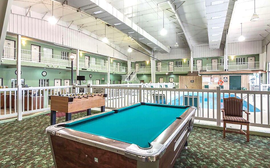 More Photos Of 612 W B St, McCook Hotel For Sale
