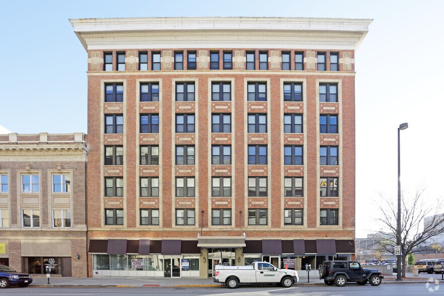 More Photos Of 1913 Farnam St, Omaha Apartments For Lease