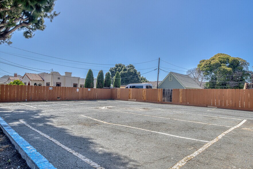More Photos Of 729 S Main St, Salinas Office For Sale