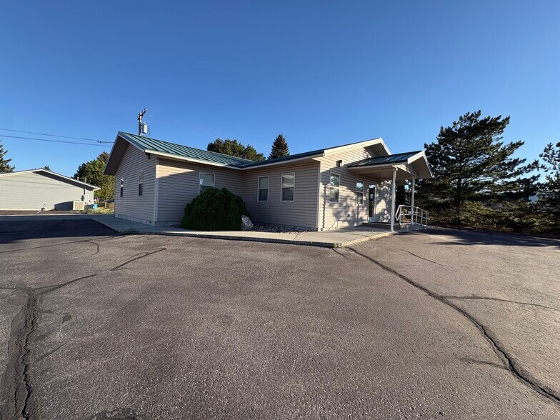 More Photos Of 1380 E Aultman St, Ely Office For Sale