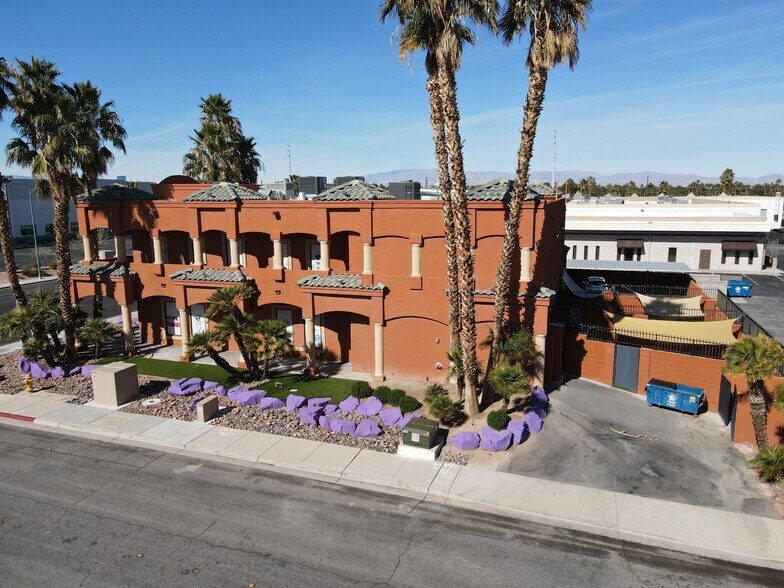 More Photos Of 6188 S Sandhill Rd, Las Vegas Veterinarian Kennel For Sale