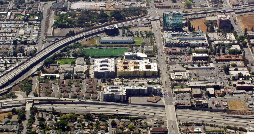 More Photos Of 2112-2116 E 1st St, Santa Ana Apartments For Lease