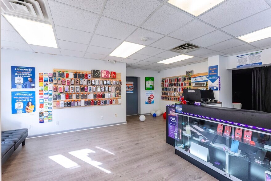 More Photos Of 447 Broadway, Ulster Park Office For Sale