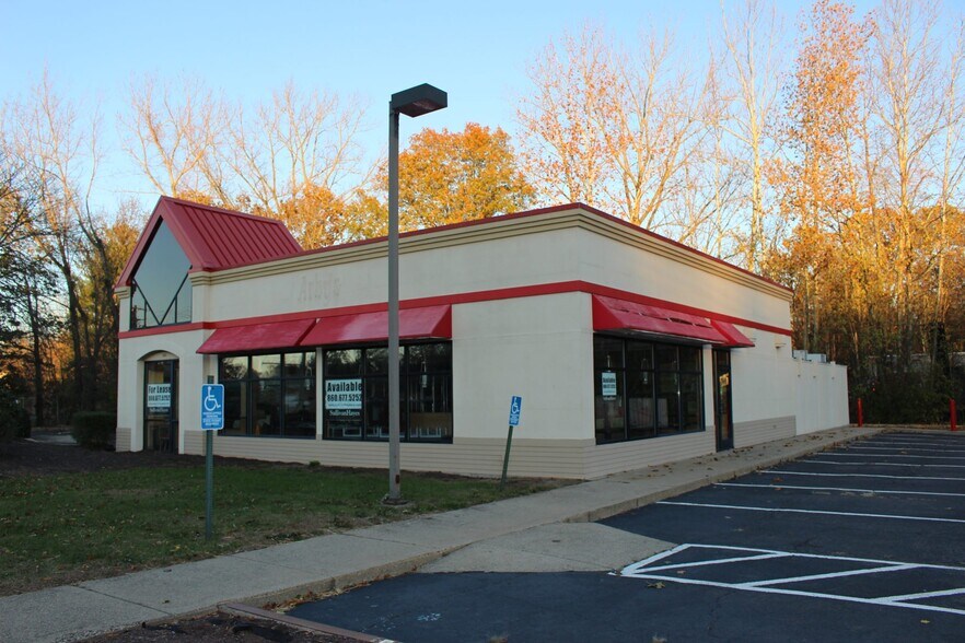 More Photos Of 980 S Main St, Cheshire Fast Food For Lease