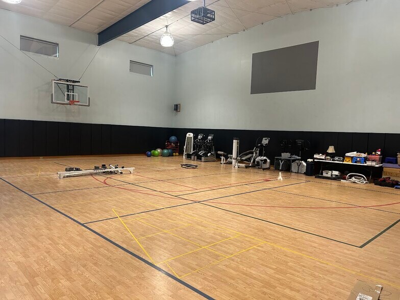 Primary Photo Of 3 West Ave, Le Roy General Retail For Lease