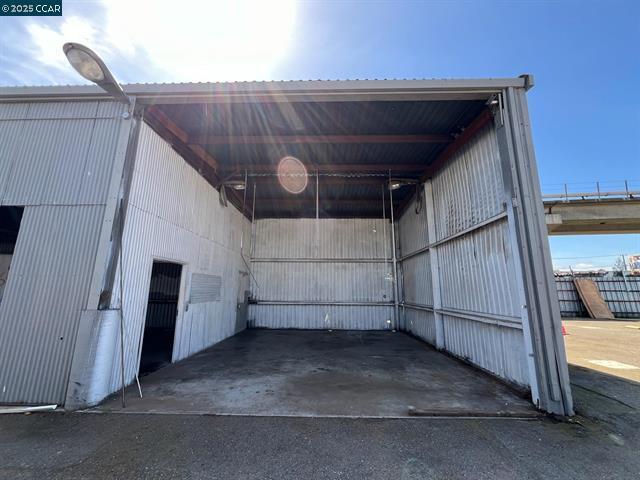 More Photos Of 1019 High St, Oakland Manufacturing For Lease