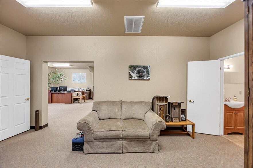 More Photos Of 22709 Twain Harte Dr, Twain Harte Office Residential For Sale