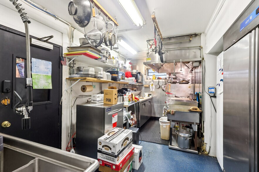 More Photos Of 1600 Hamilton Ave, Hamilton Storefront Retail Residential For Sale