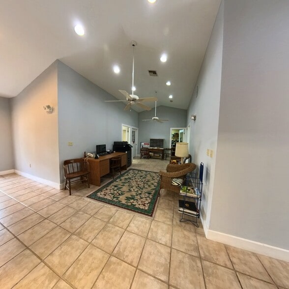More Photos Of 112 NE Sanchez Ave, Ocala Office For Lease