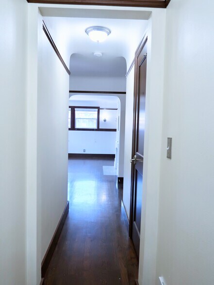 More Photos Of 6710 Greenwood Ave N, Seattle Apartments For Sale