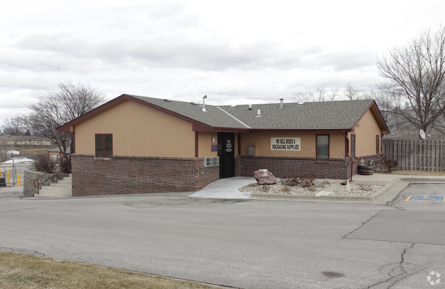 More Photos Of 7910-7960 Harrison St, Ralston Unknown For Lease