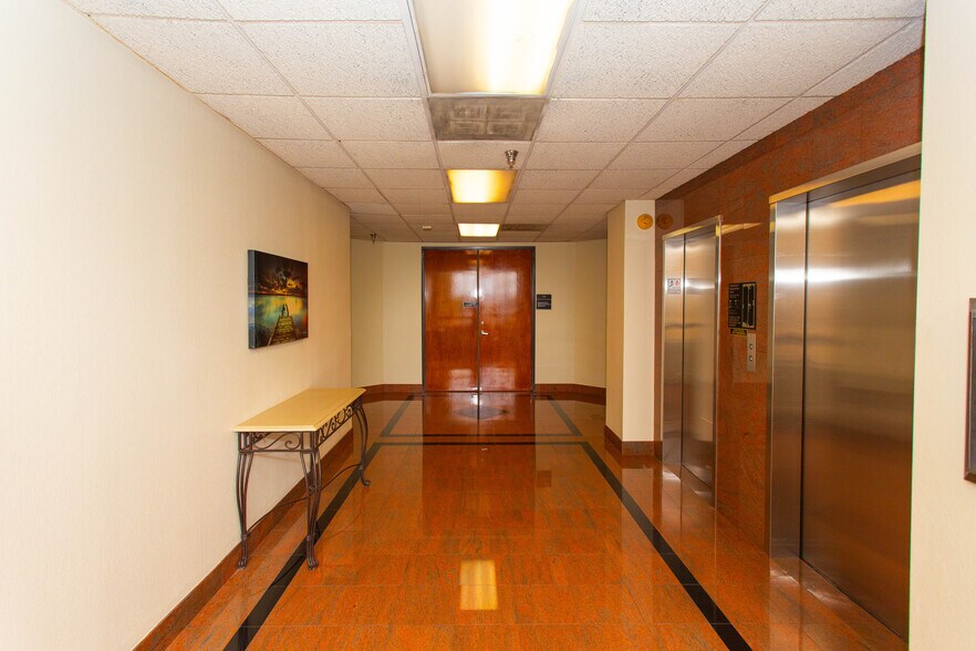 More Photos Of 1855 W Katella Ave, Orange Office Residential For Lease