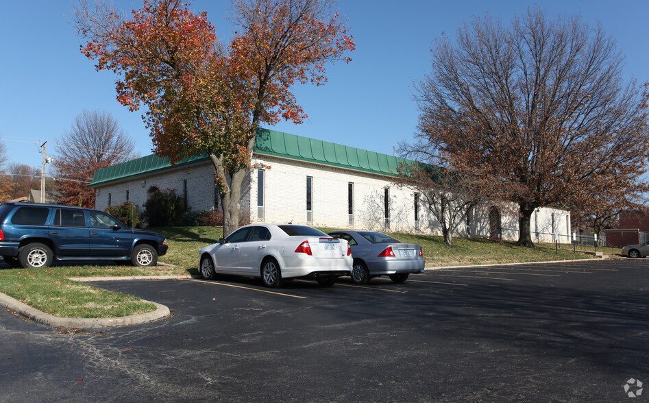 More Photos Of 8249 W 95th St, Overland Park Office For Sale