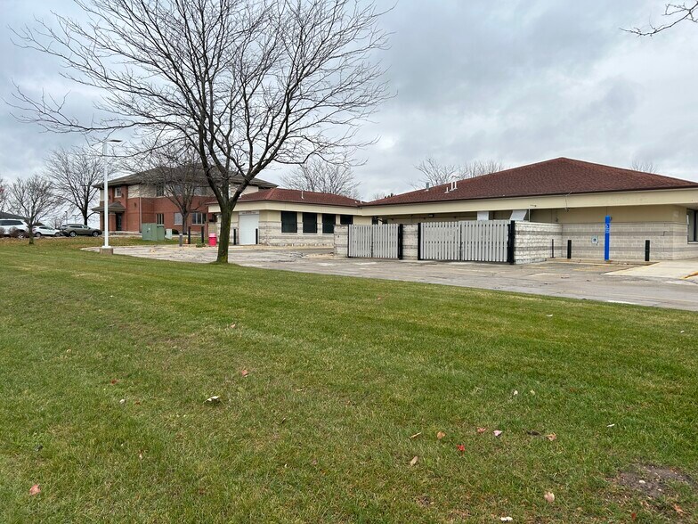 More Photos Of 2400 Roby Rd, Stoughton Service Station For Sale