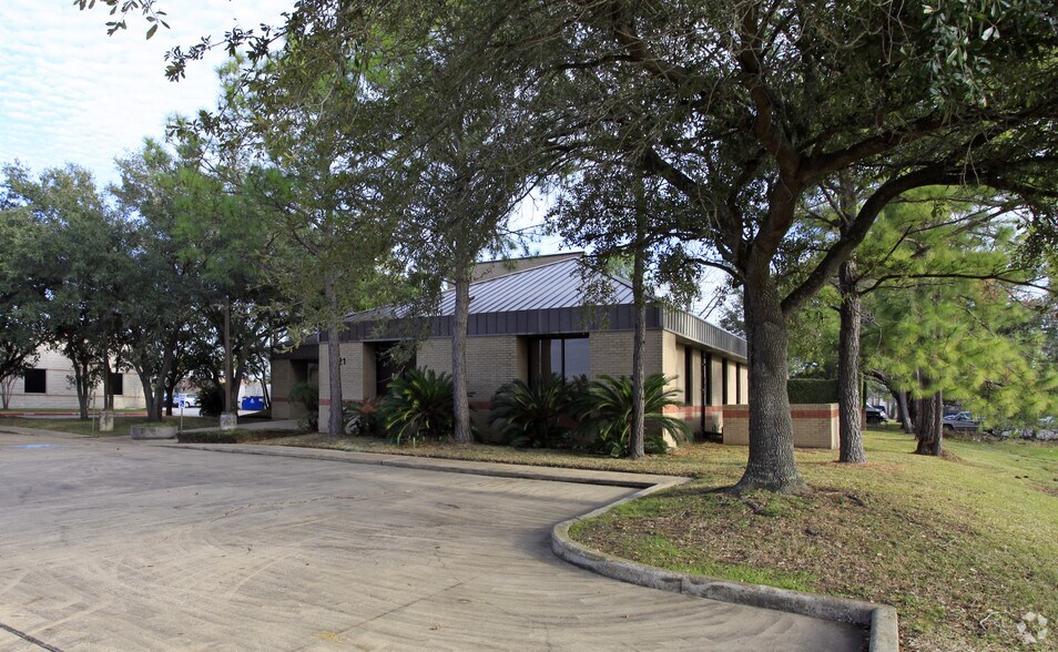 More Photos Of 521 Orchard St, Webster Medical For Sale