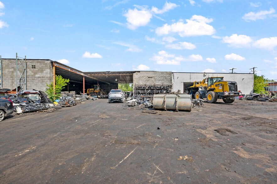More Photos Of 11435 Schaefer Hwy, Detroit Warehouse For Sale