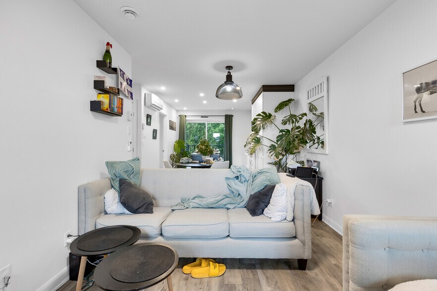 More Photos Of 1611-1615 Rue Godin, Longueuil Apartments For Sale
