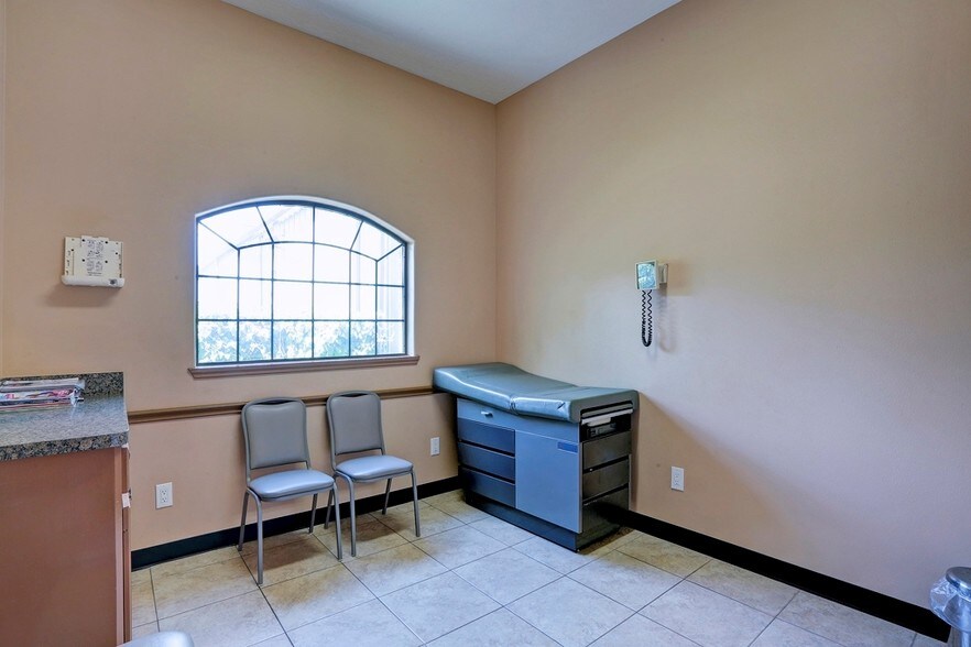 More Photos Of 3208 Broadway St, Houston Medical For Lease