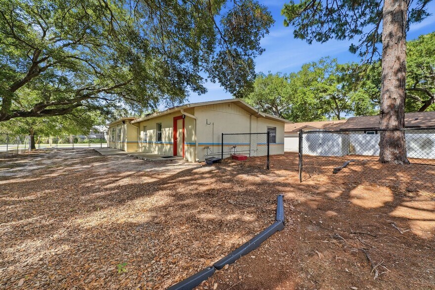 More Photos Of 2886 Whitney Rd, Clearwater Storefront Retail Residential For Sale