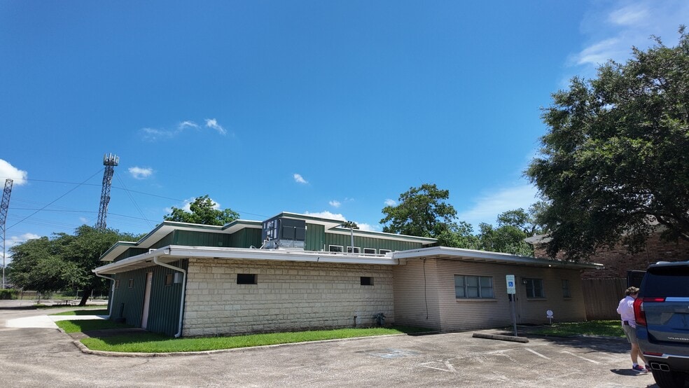More Photos Of 4202 Sherwood Ln, Houston Loft Creative Space For Sale